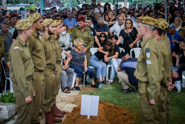 "היית עוגן": הלוחמים שנהרגו בפיגוע בגבול מצרים הובאו למנוחות