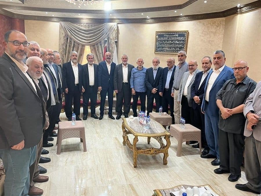 בכירי ארגוני הטרור, החמאס והג'יהאד האיסלאמי בפגישה משותפת בקהיר | צילום: רשתות ערביות