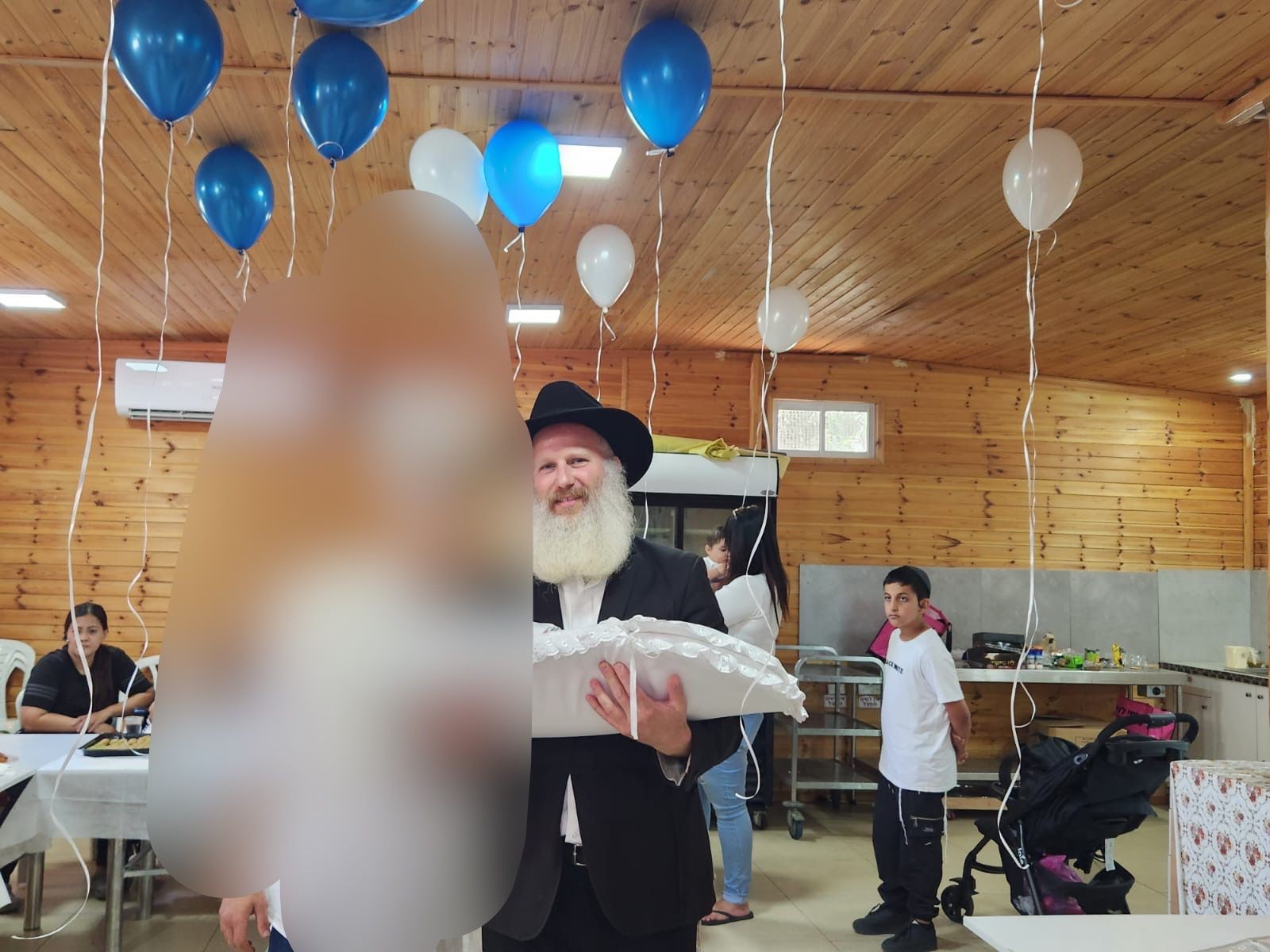 סגירת מעגל של יד לאחים: התינוק נקרא על שם הדוד שגדל ונקבר כמוסלמי
