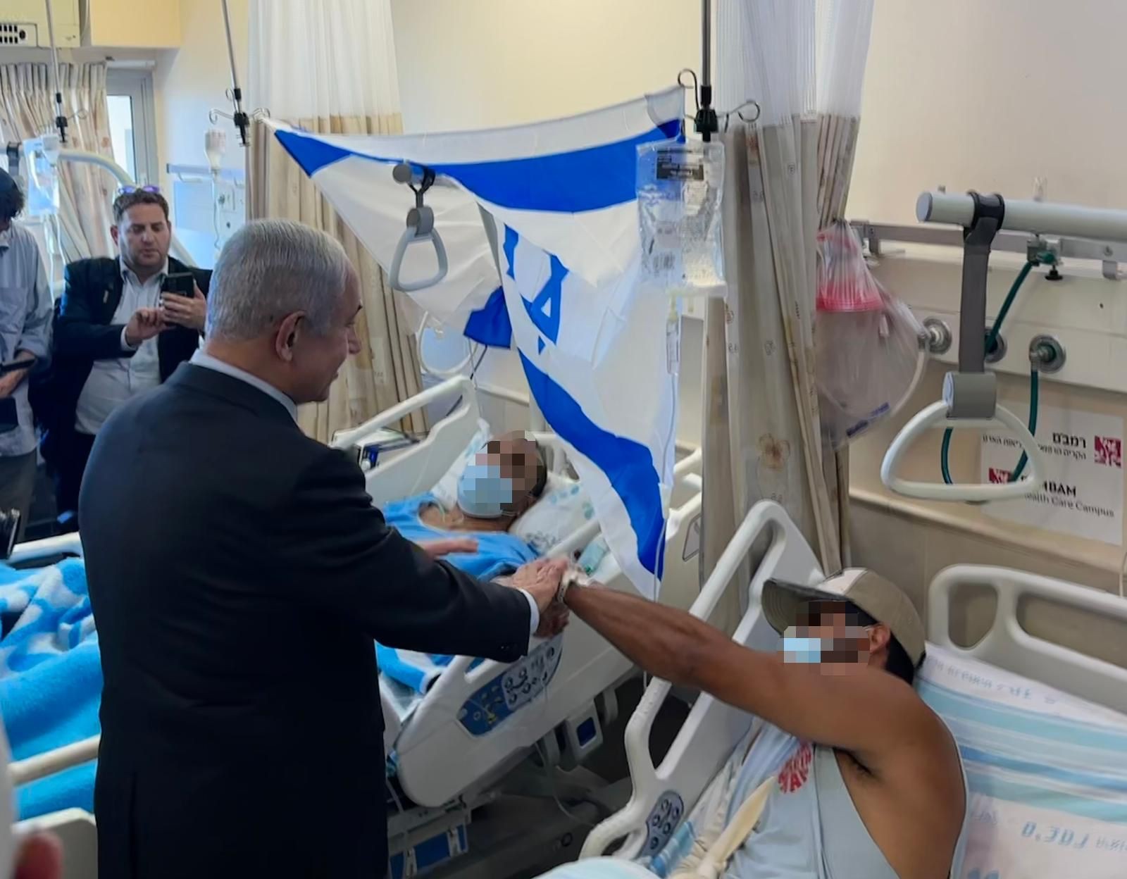 ראש הממשלה בנימין נתניהו בביקור הפצועים | צילום: קובי גדעון /לע"מ