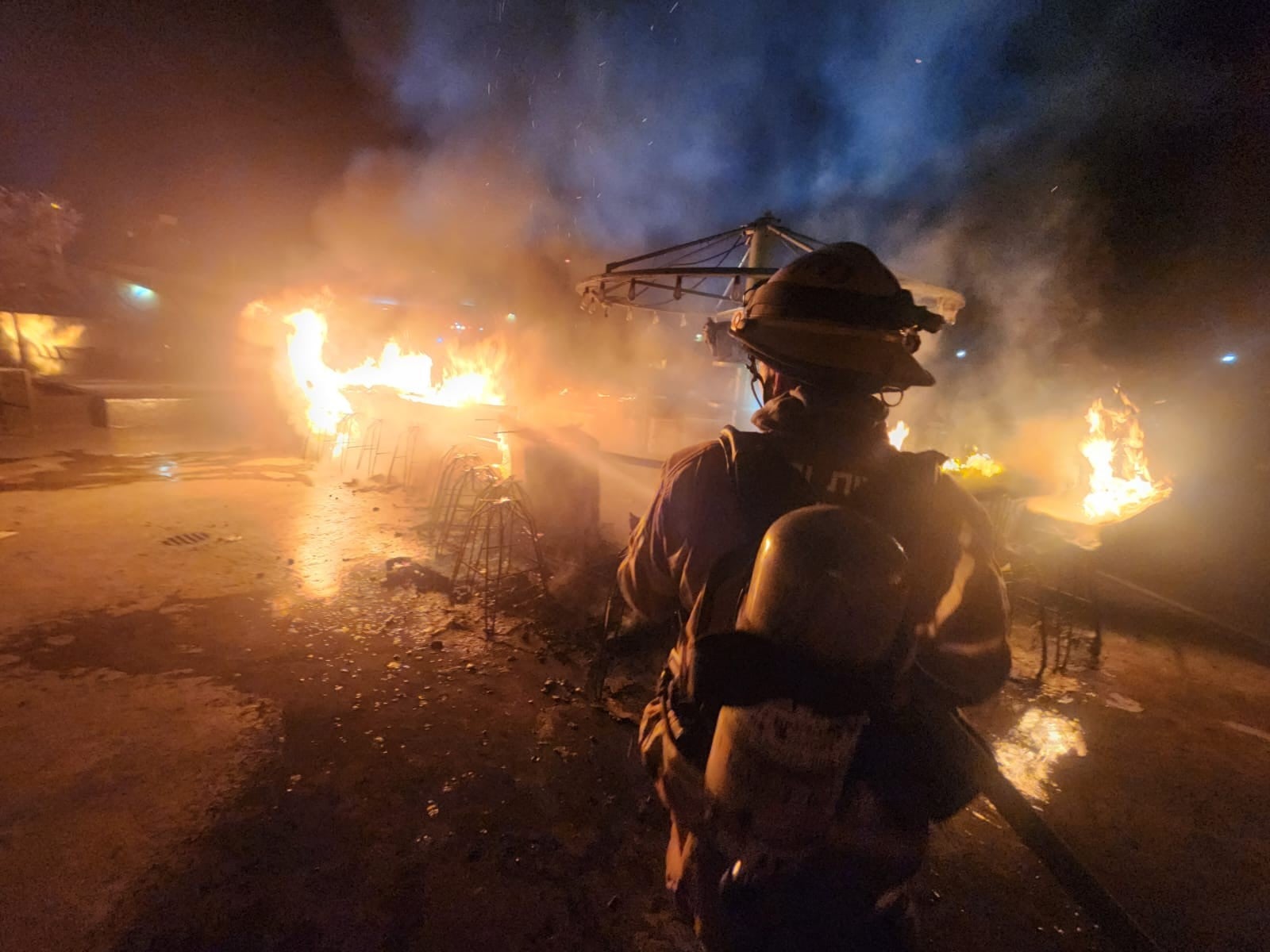 נפתחה חקירה: המועדון המוכר בראשון לציון נשרף הלילה | צפו