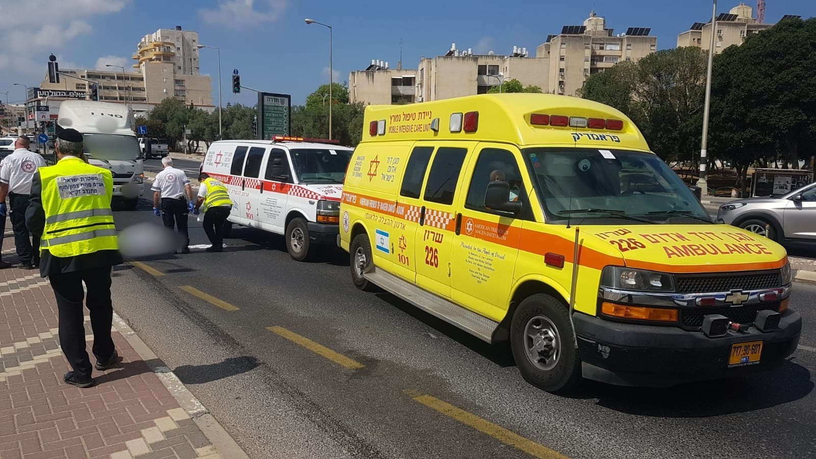 רוכב אופנים בן 68 נהרג מפגיעת משאית בחדרה