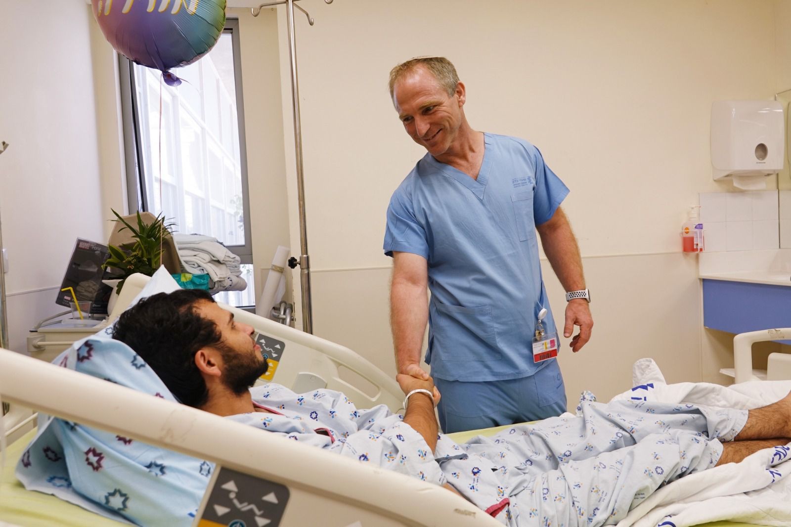 ערן טובולסקי בבית החולים | קרדיט: אפרת פרג׳ון