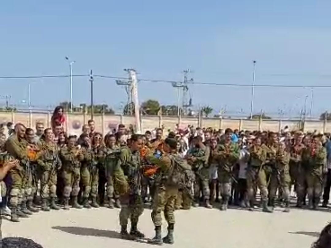 הכתום עולה: החיילת הבודדה שזכתה בהצטיינות הציונות