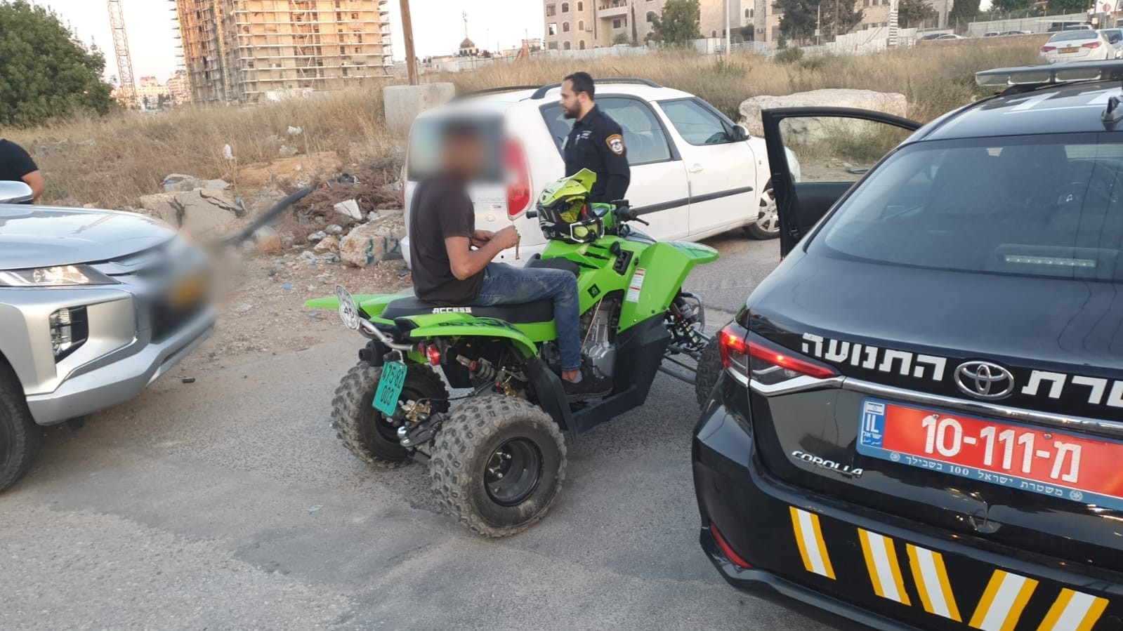 רכבים משופרים, לוחית זיהוי מטושטשת ונהיגה ללא רישיון