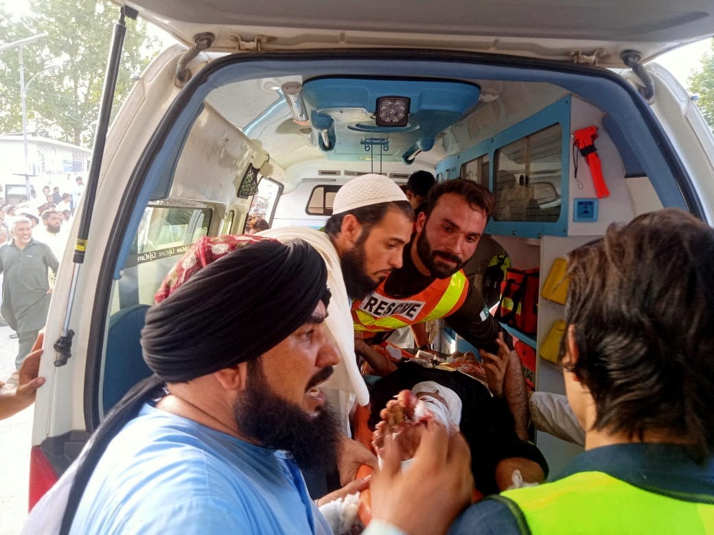 יותר מ-50 הרוגים בפיגוע התאבדות סמוך למסגד בפקיסטן