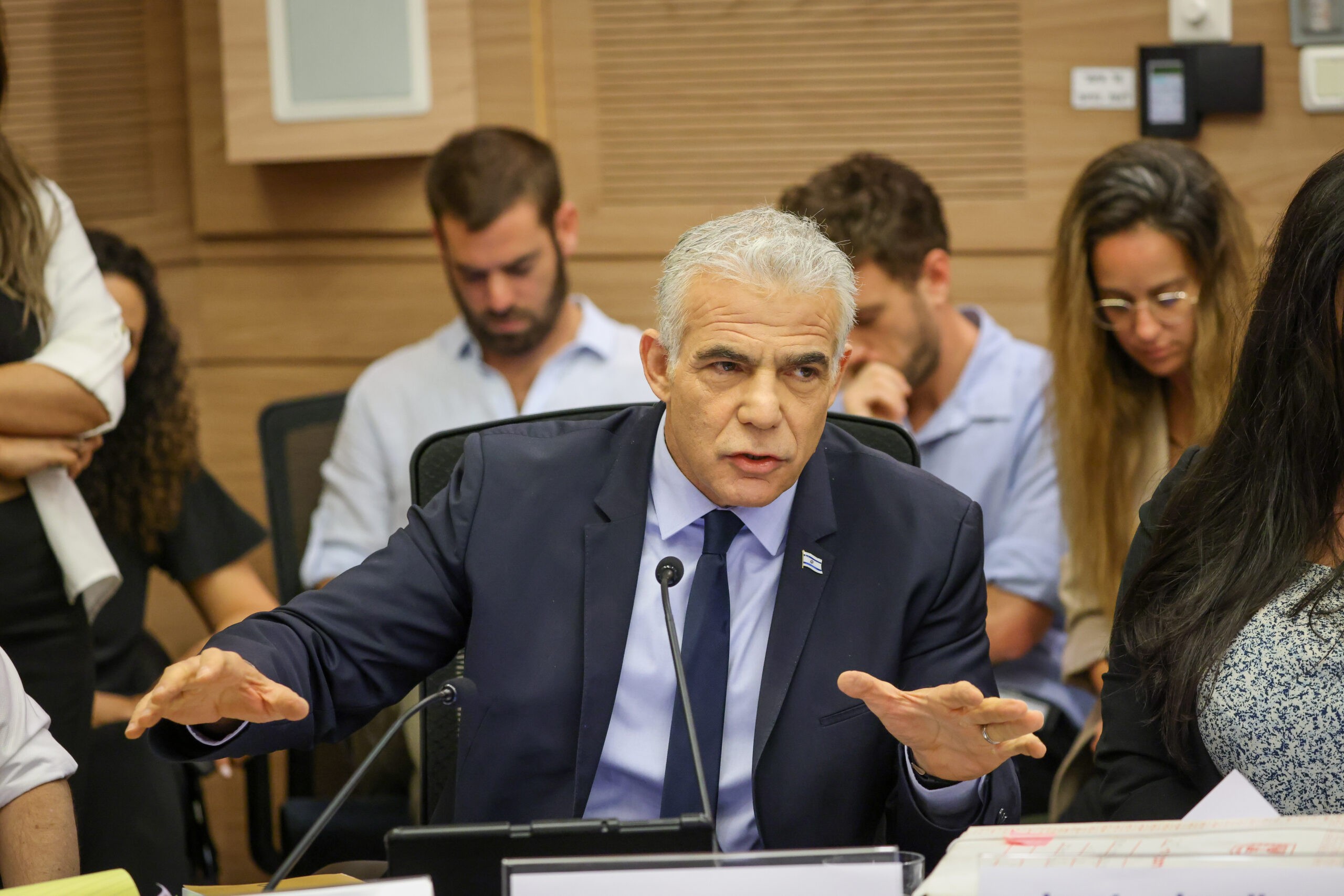 לפיד במתקפה: "החוק הזה הוא תחילת הסוף של הממשלה - ויוביל למפלתה"