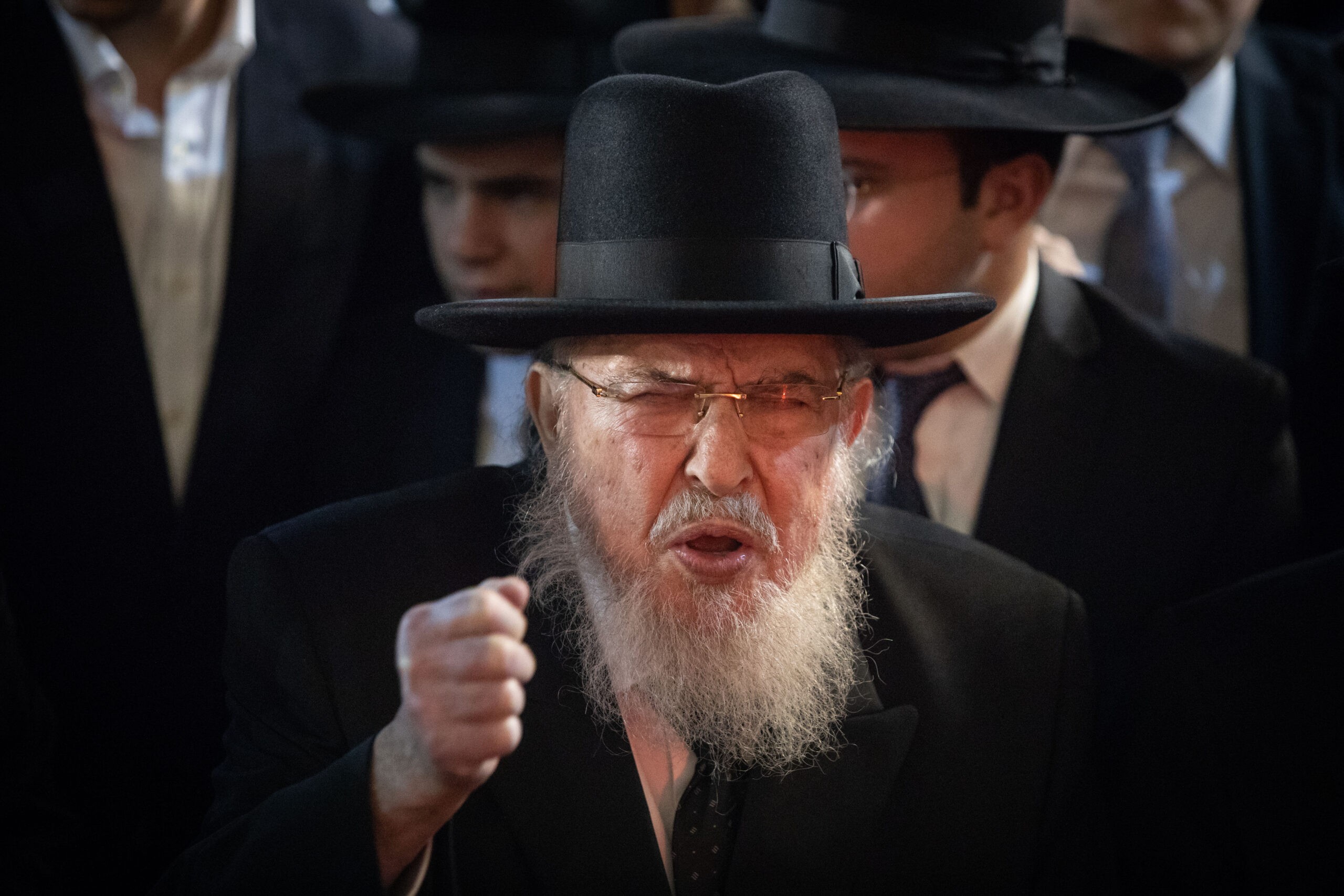 לקרוע שערי שמיים: החמרה במצבו של הגרב"מ אזרחי