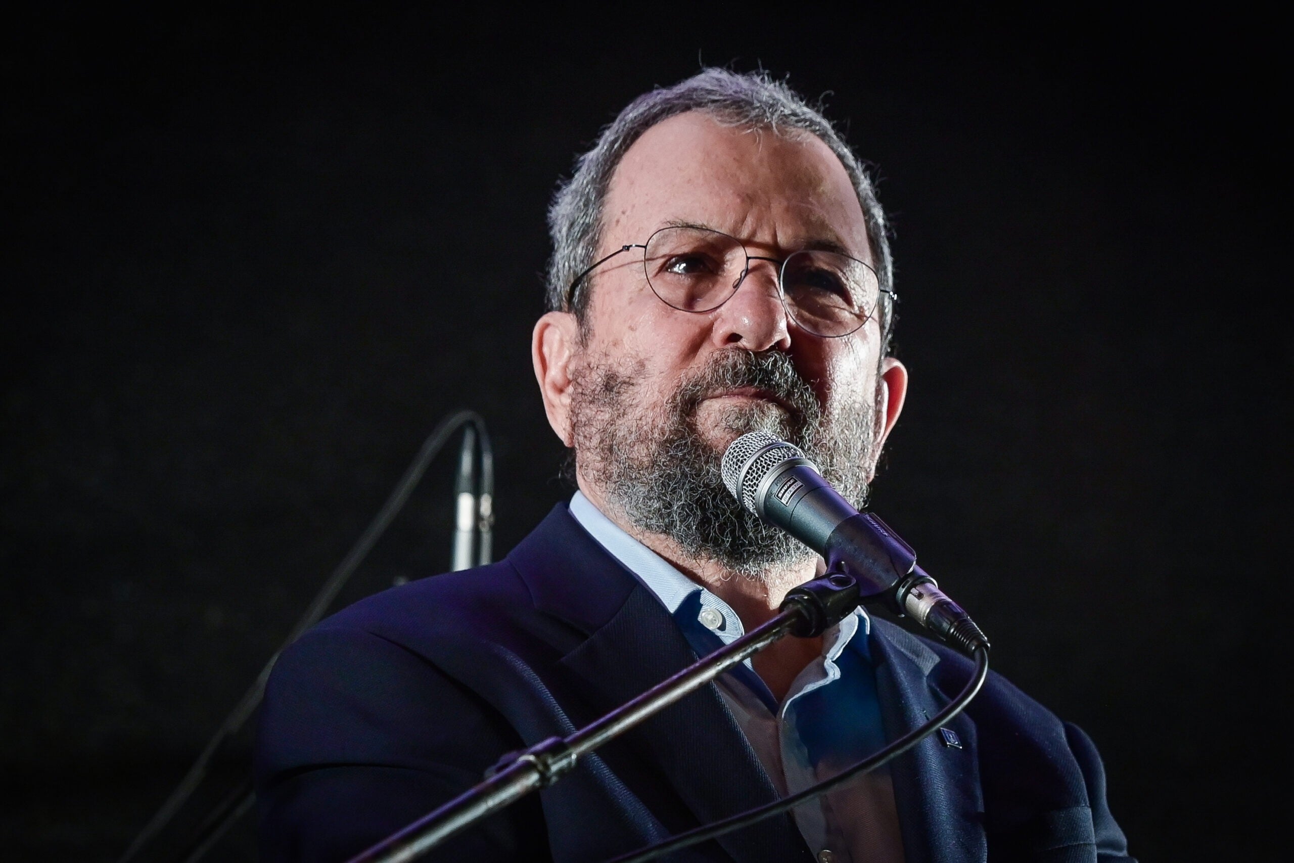 מסית ומפלג: ברק עושה את זה שוב - וקורא להטיל מצור על הכנסת