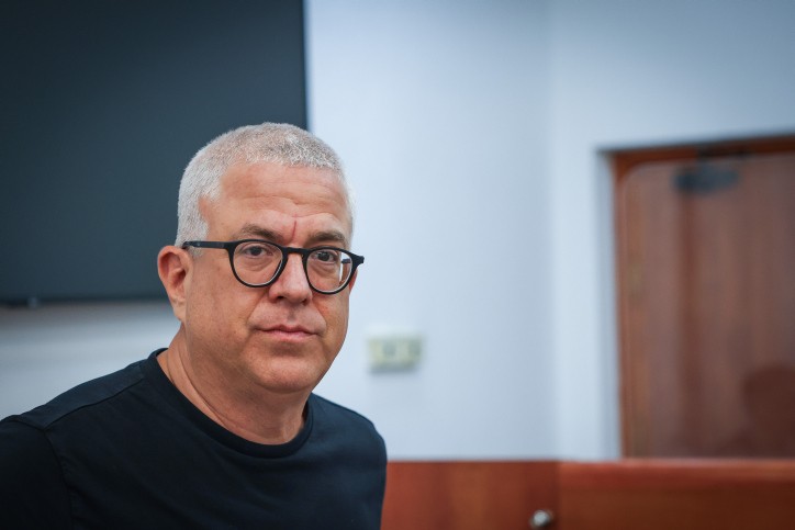 סנגורי נתניהו מנסים להוכיח: דב גיל-הר מושפע מעובדות לא מדויקות