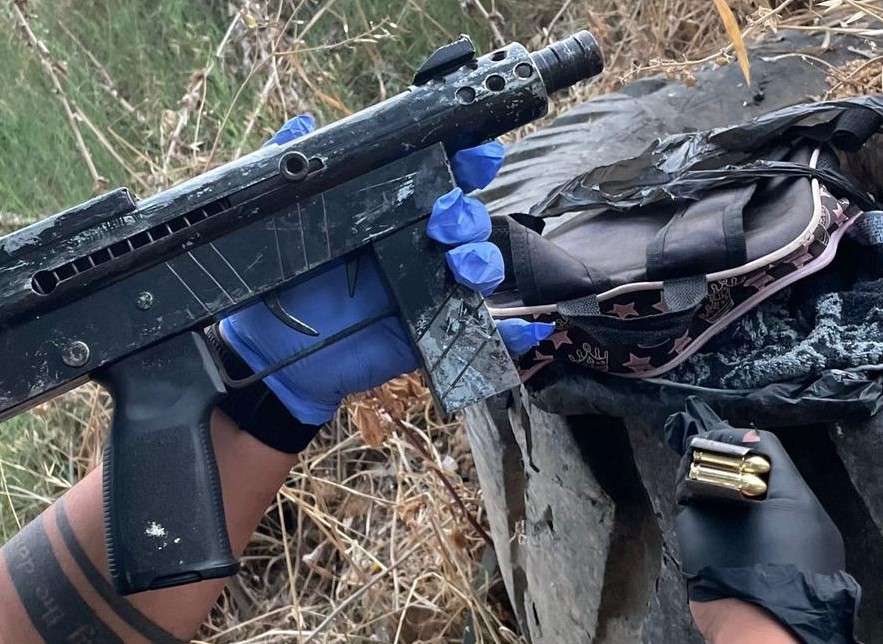 רמלה: אמצעי לחימה מוסלקים נמצאו מתחת לבניין בעיר
