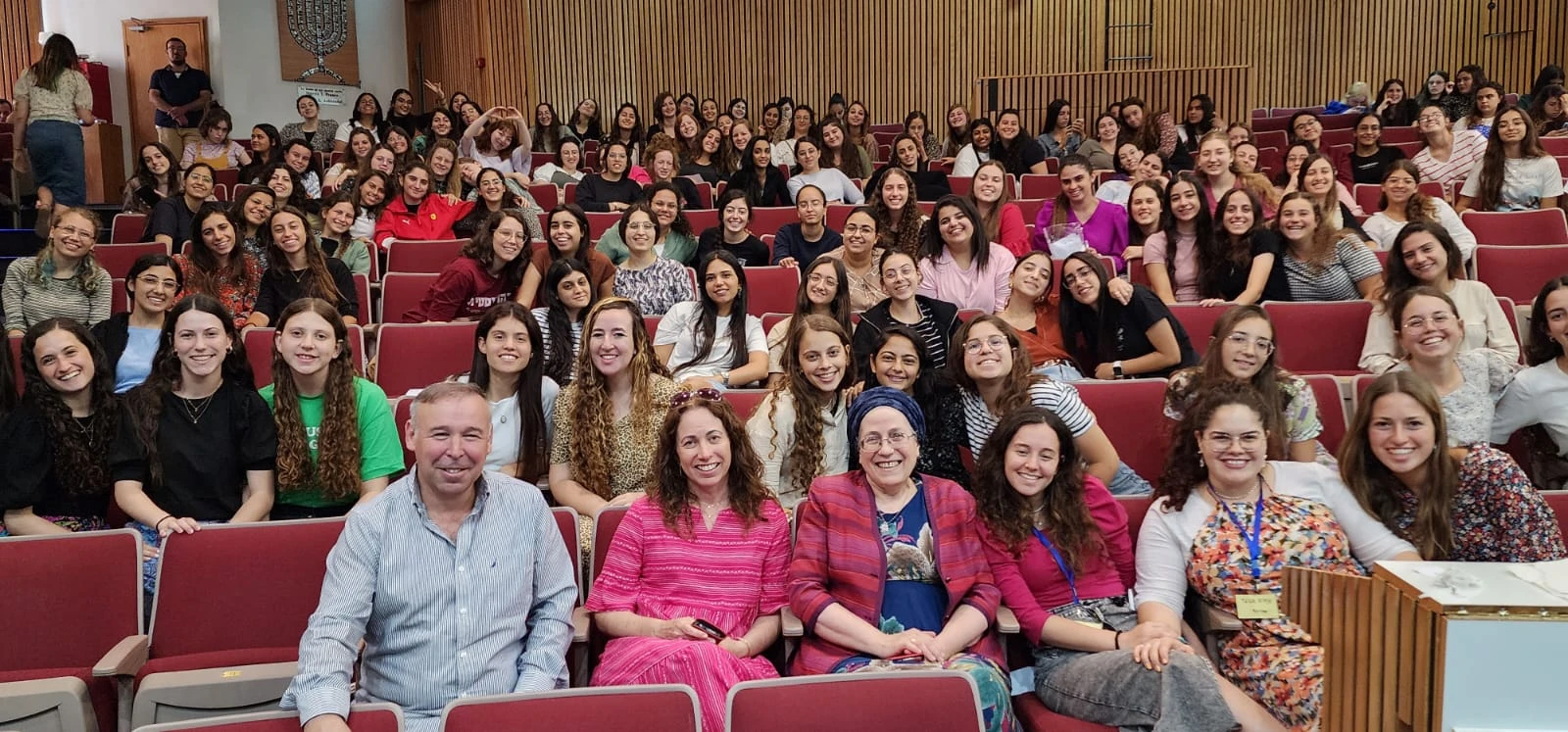 בצל המחסור במורים: כ-500 בנות שירות לאומי ישתלבו במערכת החינוך