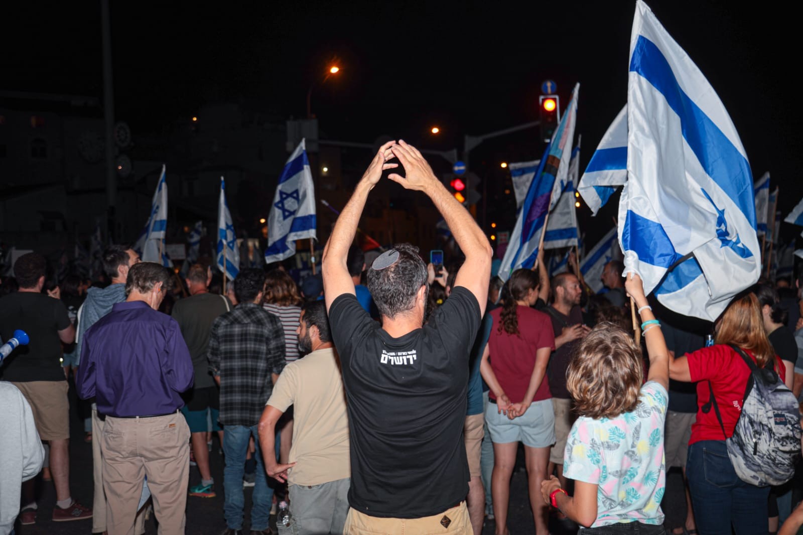אחרי המחאה בנתב"ג, אלפים מפגינים בירושלים ובתל אביב