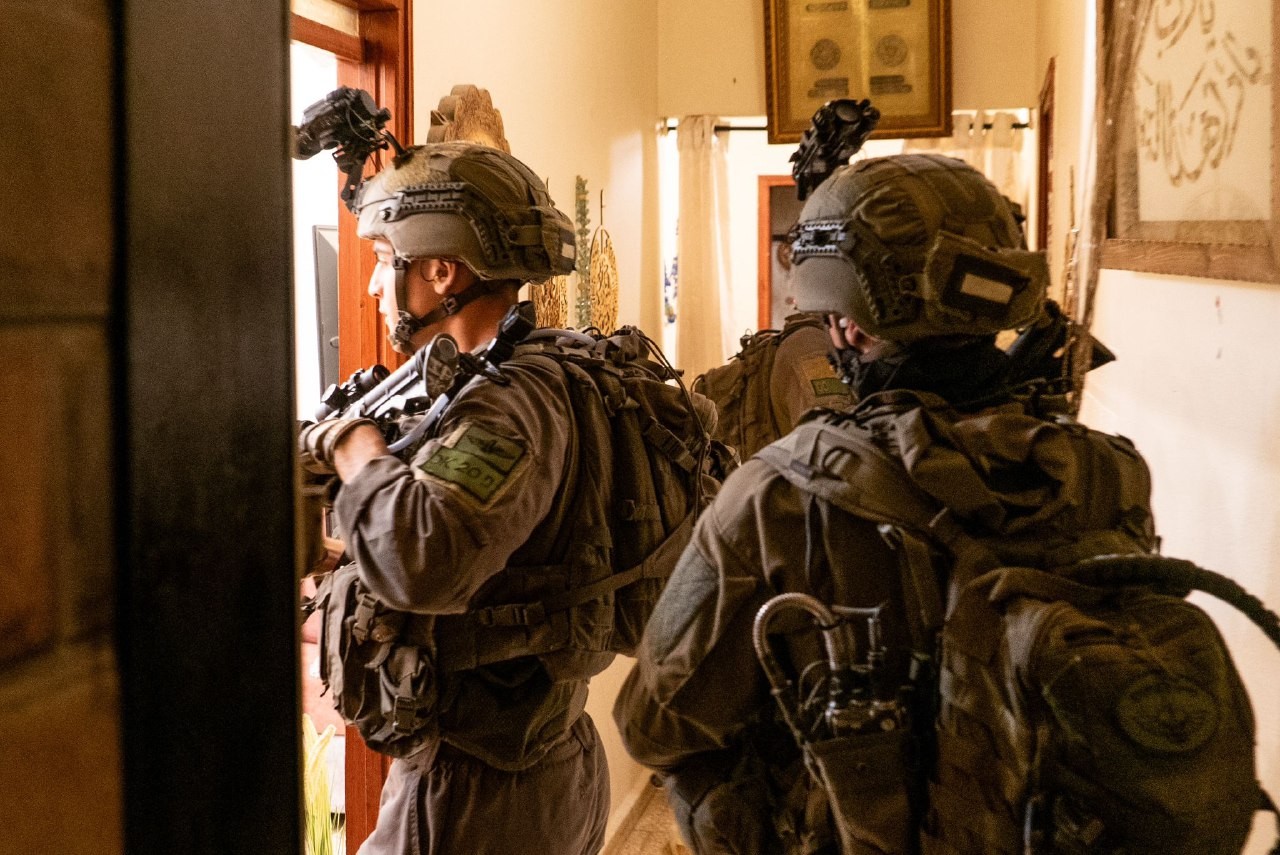 כוחותינו עצרו תשעה מחבלים ביו"ש והחרימו אמצעי לחימה