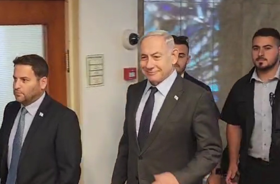 "מרגיש מצוין": נתניהו הגיע לישיבת הממשלה לאחר האשפוז בשיבא | צפו