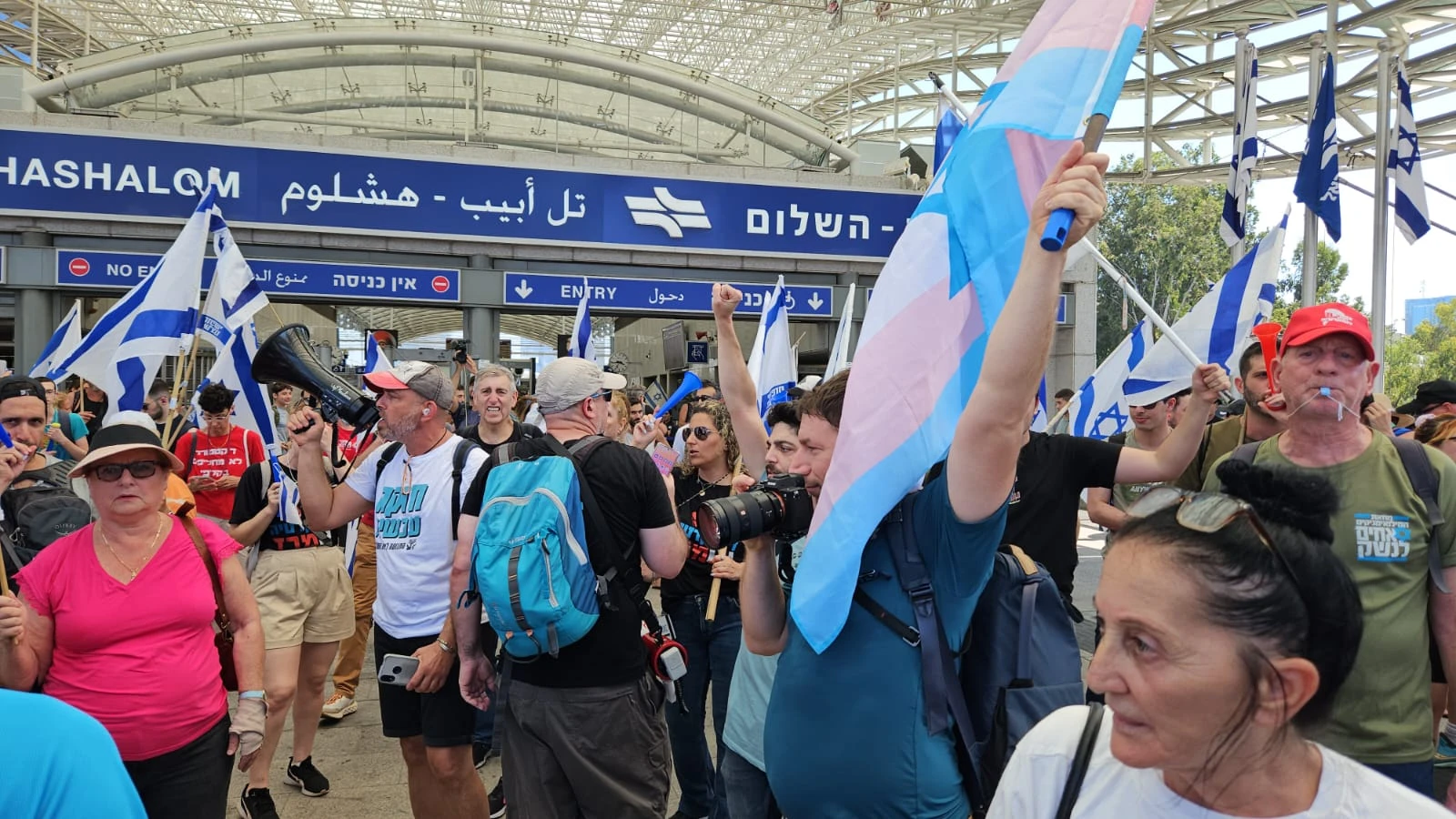 הפגנות בתחנת רכבת השלום בתל אביב | צילום: עתי שלו