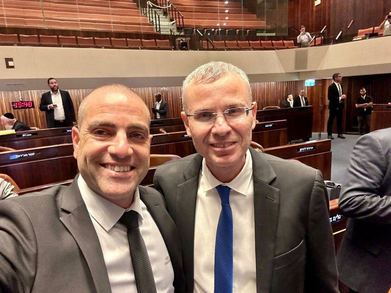 השר לוין ויו"ר הקואליציה. ללא