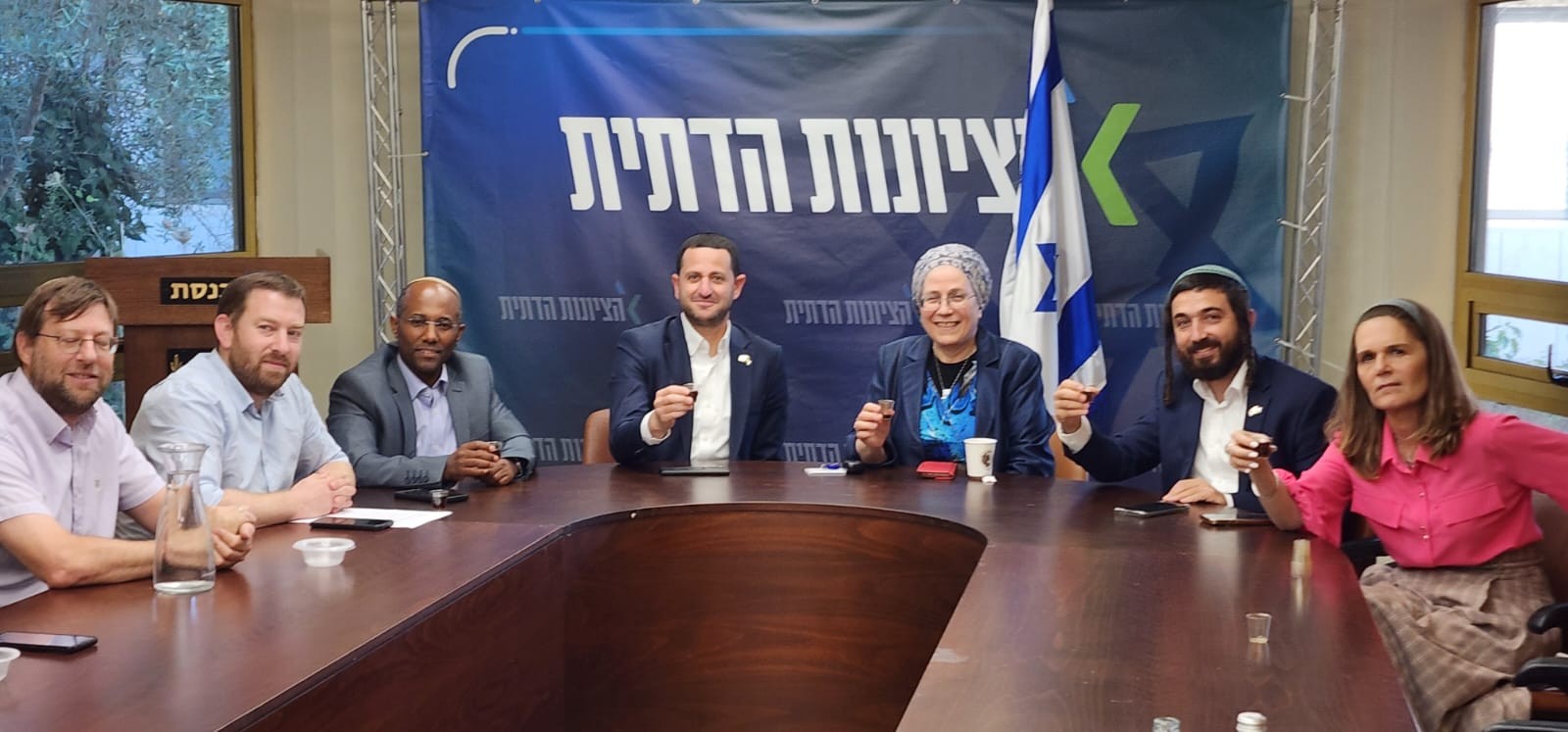מצילים את ההתיישבות בגליל ובנגב: חוק ועדות עבר בקונצנזוס רחב