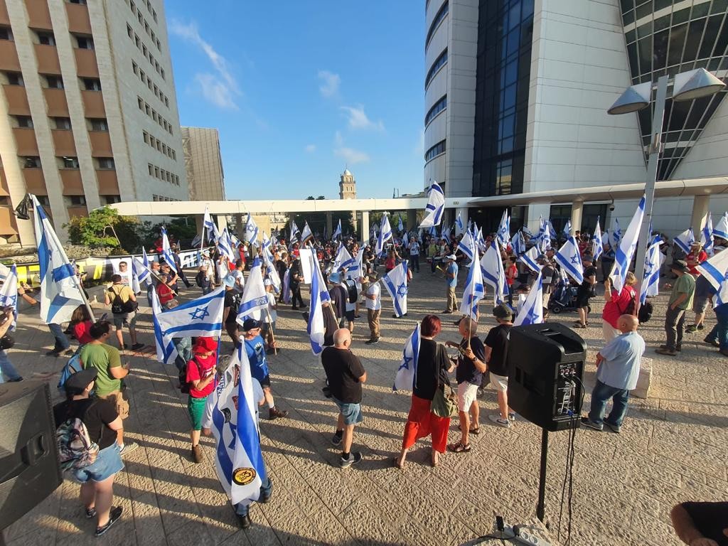 מחאת השמאל נמשכת: הבוקר - חסימות כבישים בחיפה