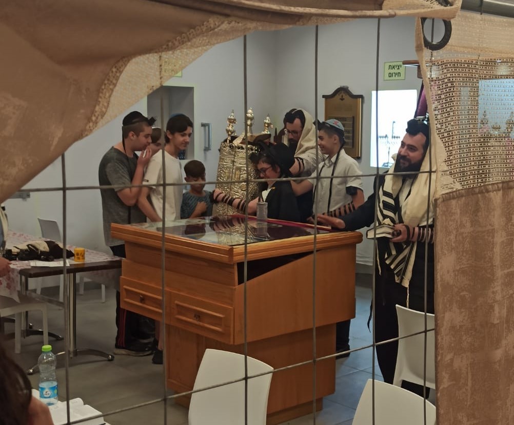 היישר מהמלחמה: הילד ששרד את התופת חגג בר מצווה בנוף הגליל