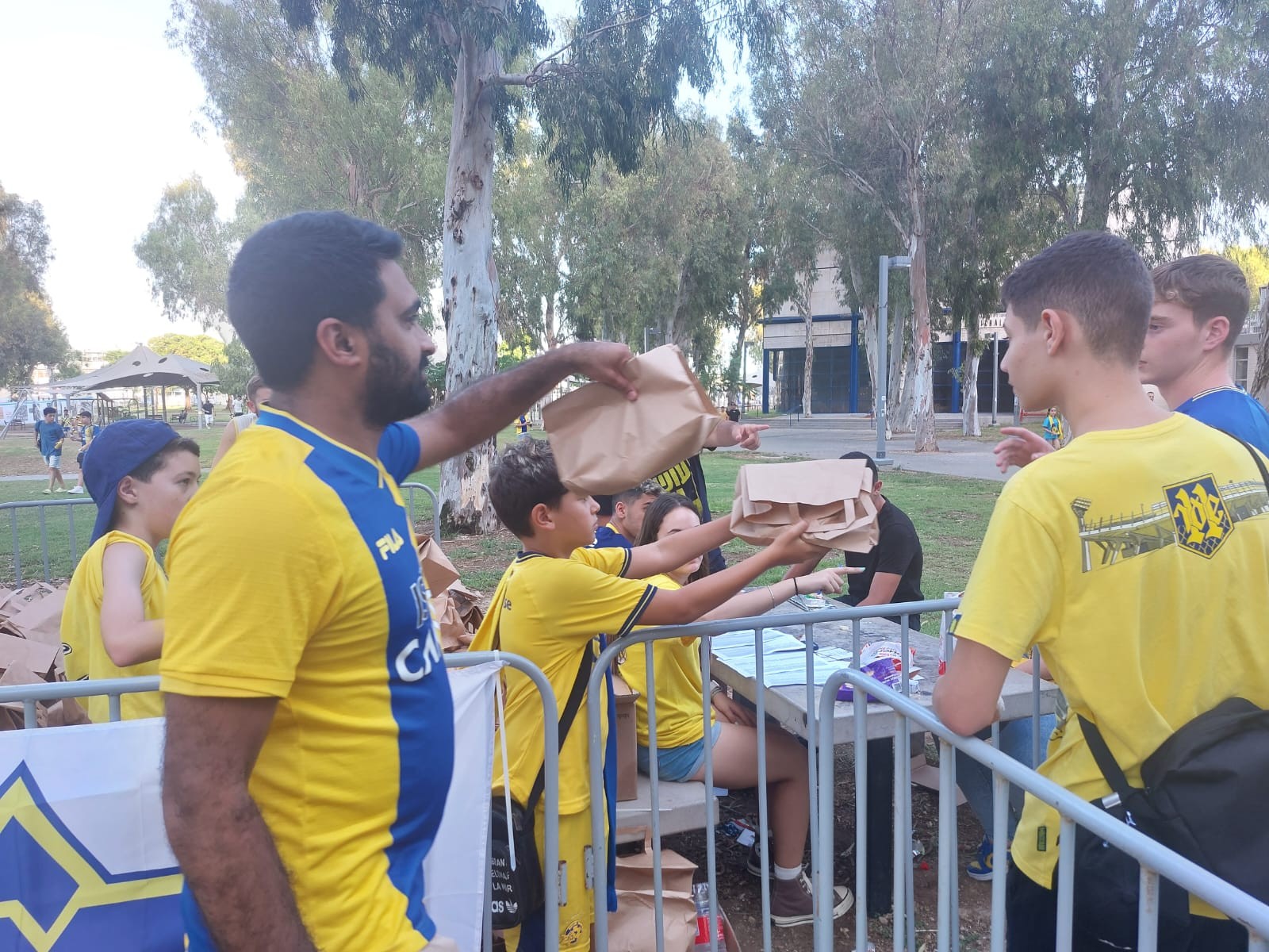 איתות מבלומפילד: ארגון האוהדים הכין לצמים מארזים לשבירת הצום