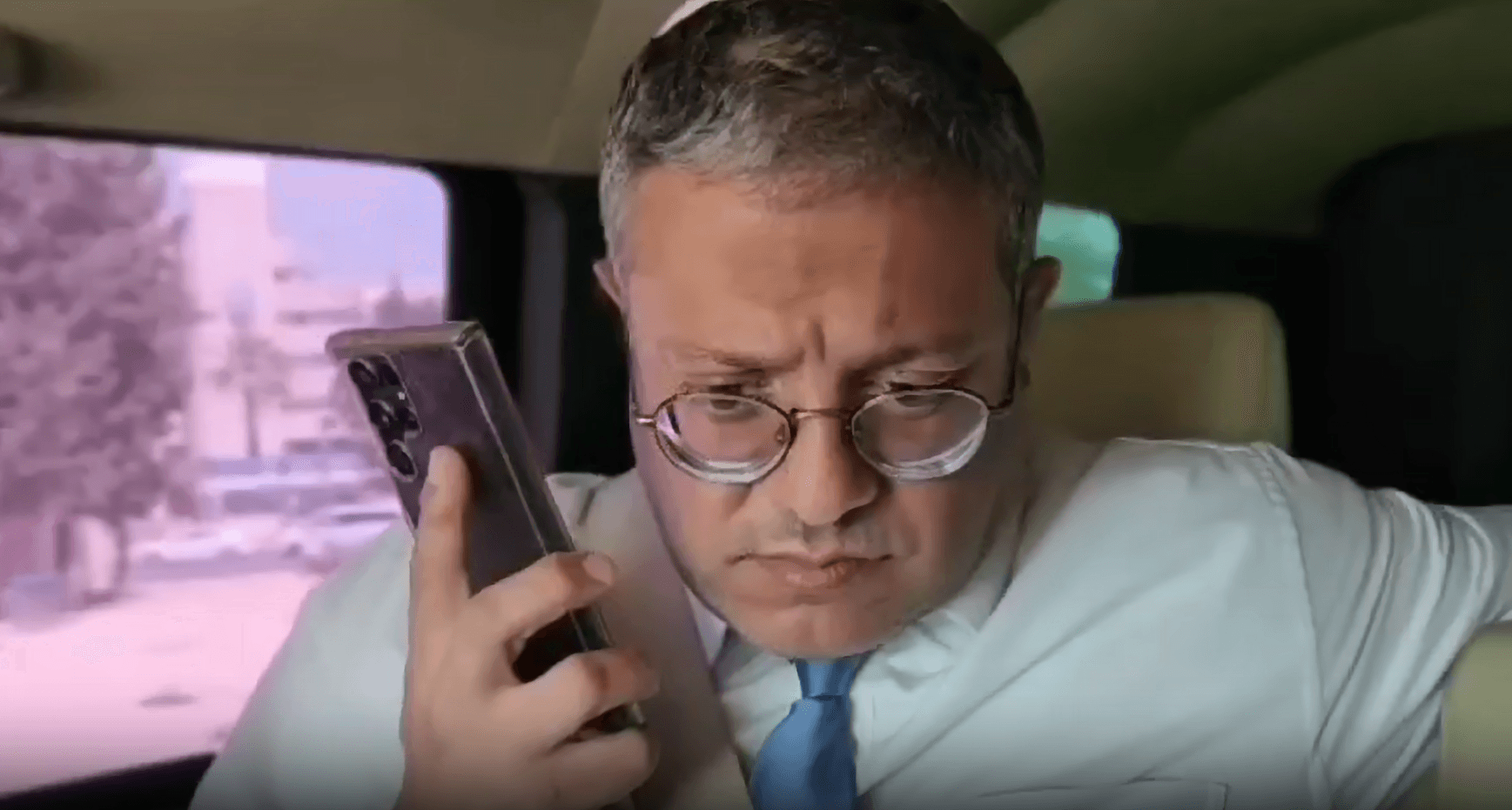 השר בן גביר שוחח עם האזרח שניטרל את המחבל בת"א: "אתה גיבור"