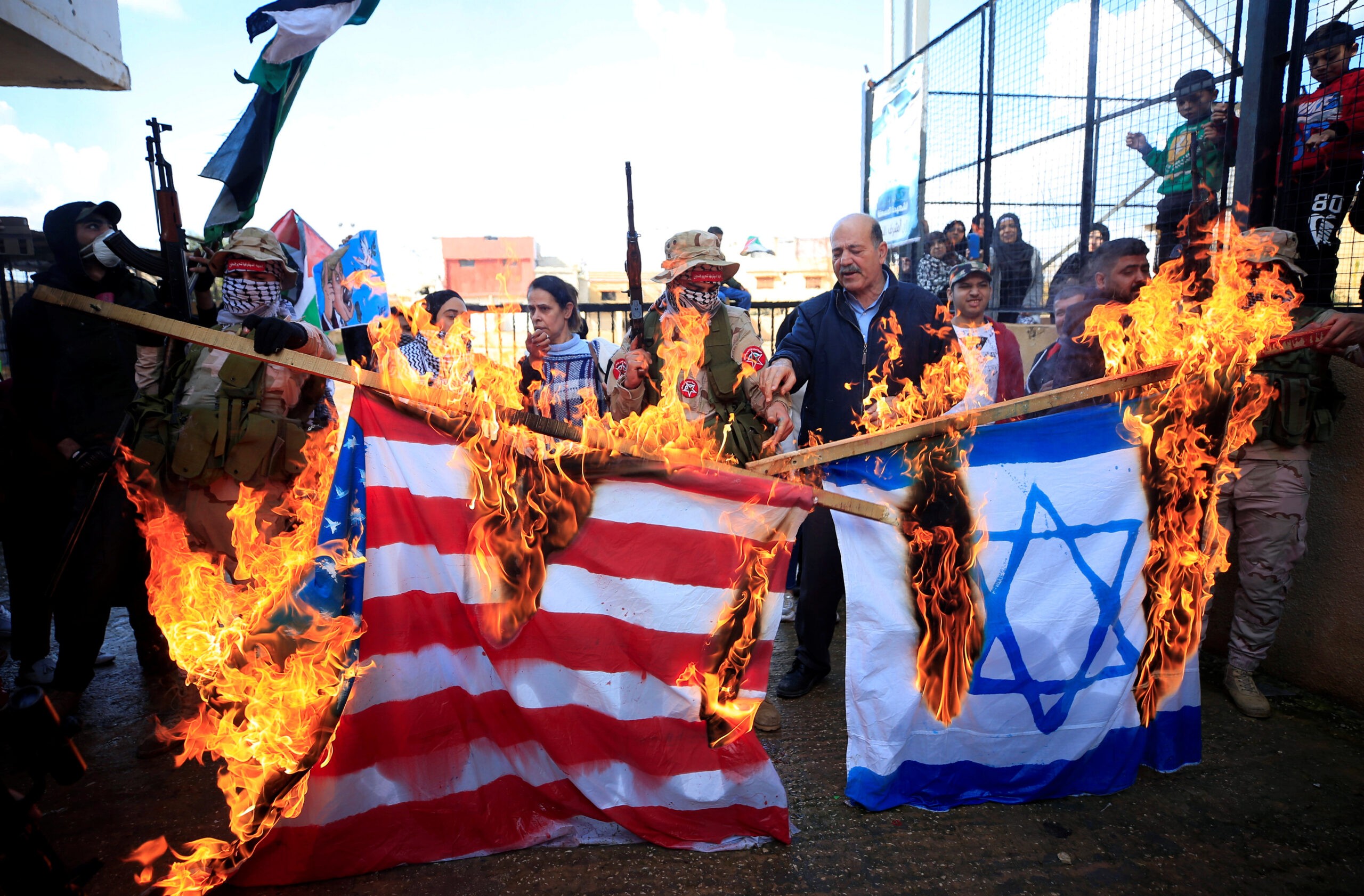 האיום של טראמפ על איראן: "תגיבו? נחזור ונכה בכם"