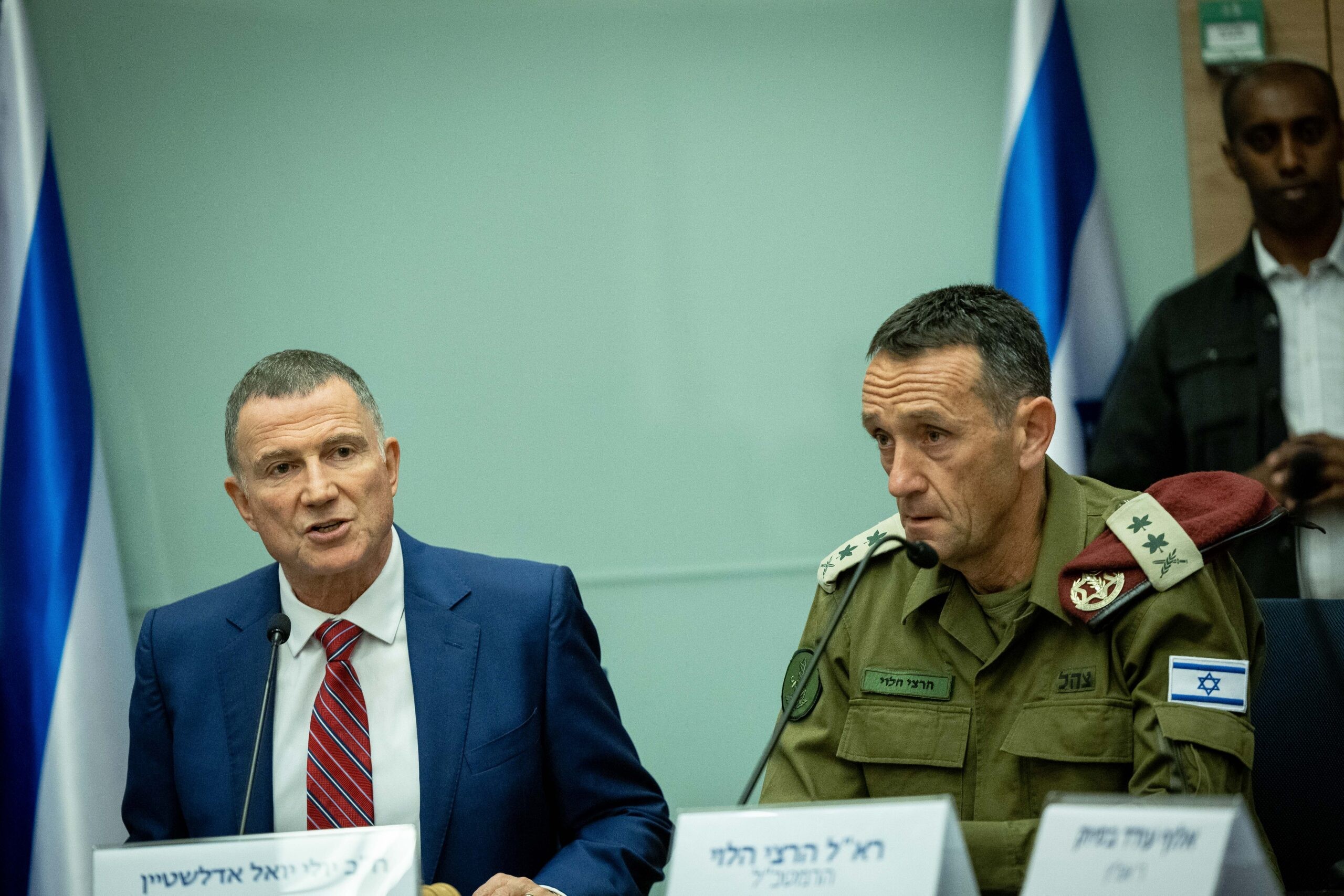 אדלשטיין מצהיר: "לא אתן את ידי לחוק המעונות"
