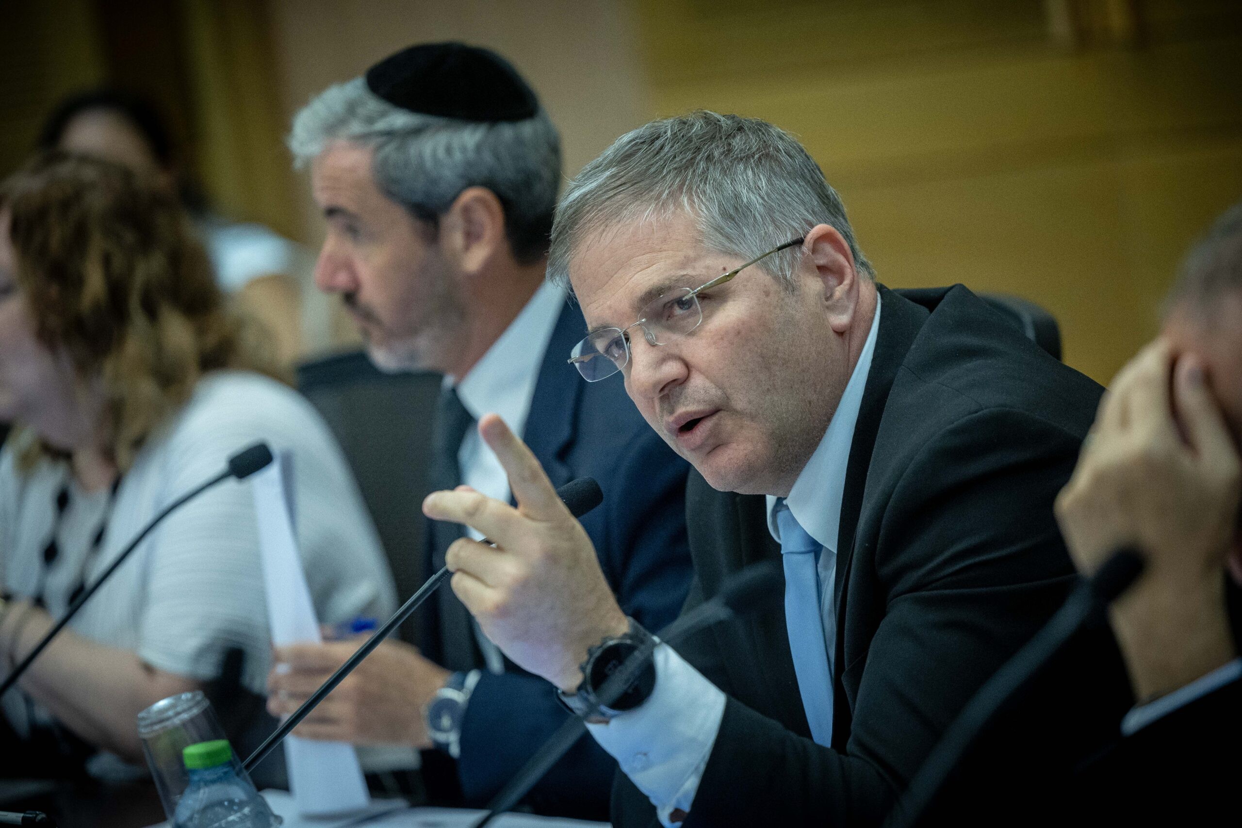 שר החינוך תוקף: "המשטרה הזניחה את האלימות במגזר הערבי"