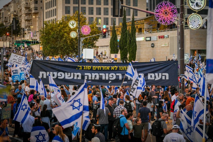 סקר: אין תמיכה בקרב תומכי הקואליציה להקפאת הרפורמה המשפטית