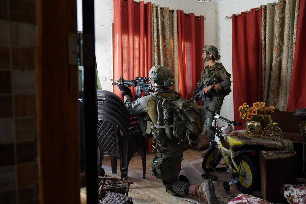 צה"ל פשט על מחנה הפליטים ג'נין ועצרו מחבלים מבוקשים