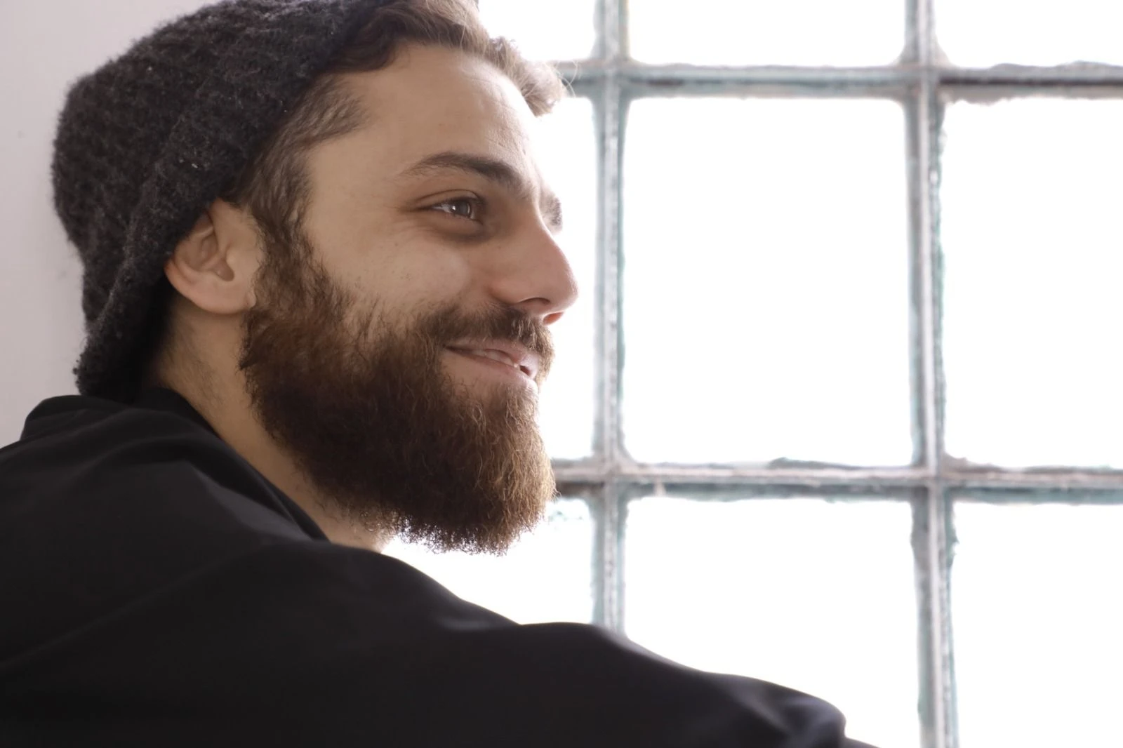 קבלו אותו: הפנים מאחורי הלהיטים הגדולים - והשירים לבורא עולם