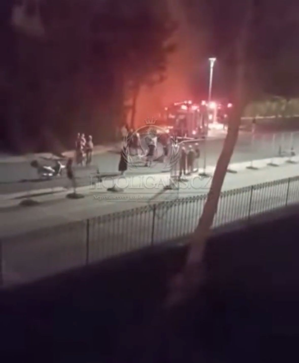 המהומות האלימות בין אוהדי הכדורגל באתונה | שימוש לפי סעיף 27א' לחוק זכויות יוצרים