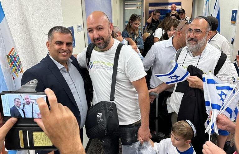 מצרפת לשומרון: עשרות עולים חדשים עלו השבוע לישראל