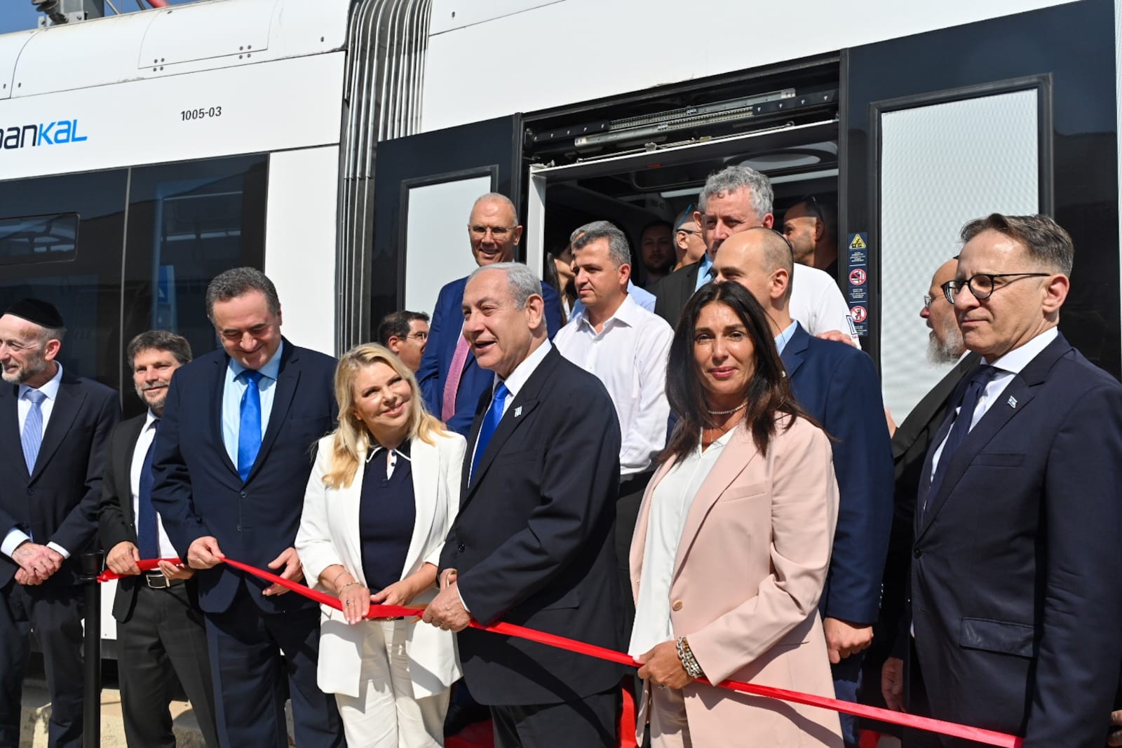 מירי רגב עם רה"מ נתניהו בטקס חניכת הרכבת הקלה בגוש דן | סטילס: קובי גדעון /לע"מ