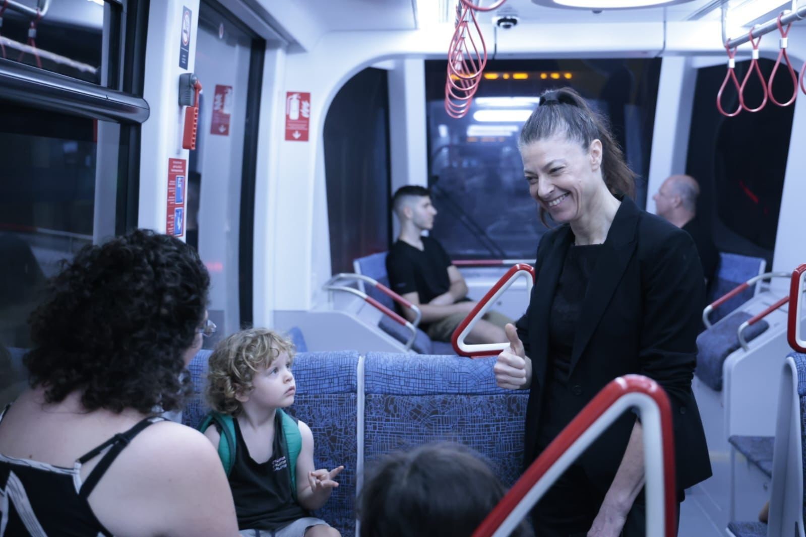 מיכאלי קוראת לשרה רגב לאמץ את התכנית להפעלת הרכבת הקלה בשבת