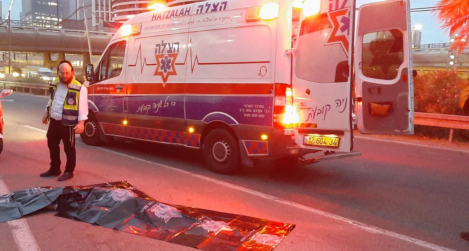 תל אביב: הולך רגל כבן 50 נהרג מפגיעת רכב