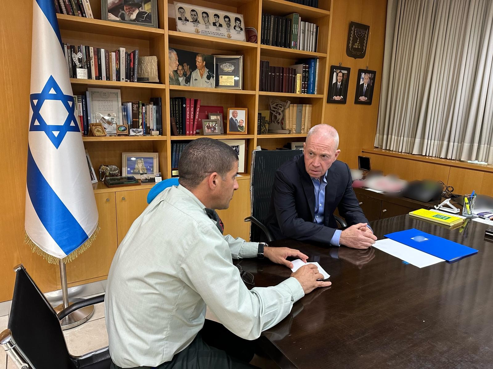 בעקבות הפיגוע הרצחני: שר הביטחון קיים הערכת מצב