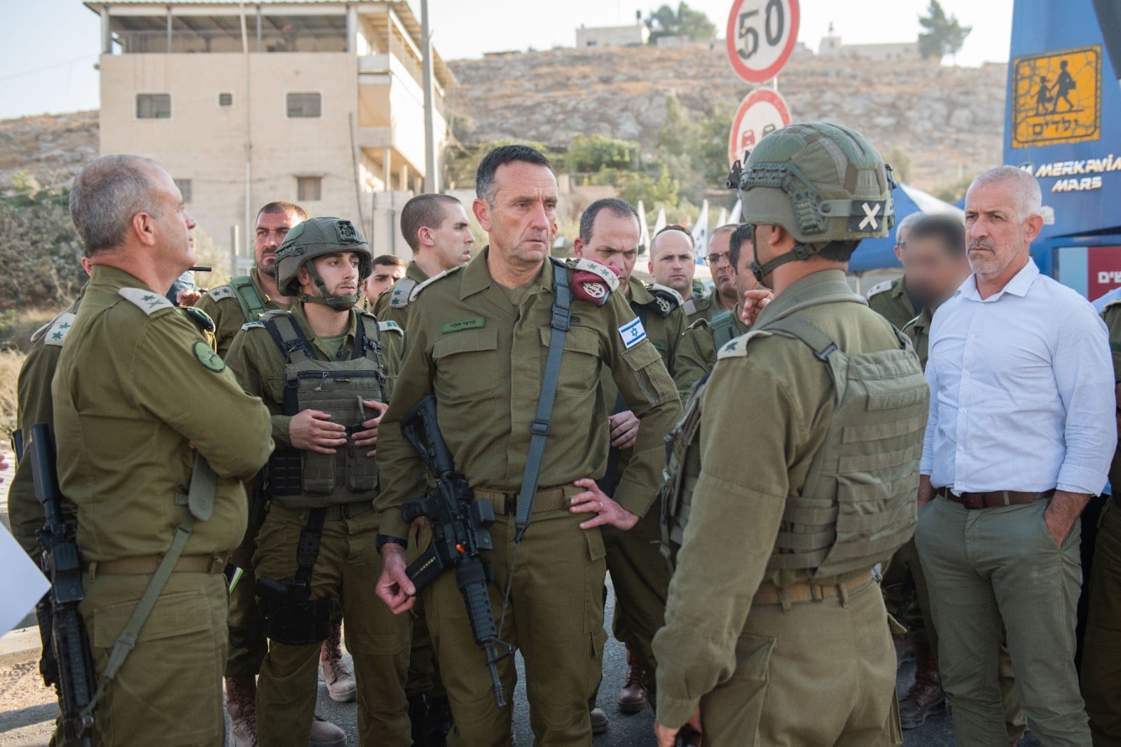 יחד עם ראש השב"כ: הרמטכ"ל הגיע לזירת הפיגוע בדרום הר חברון