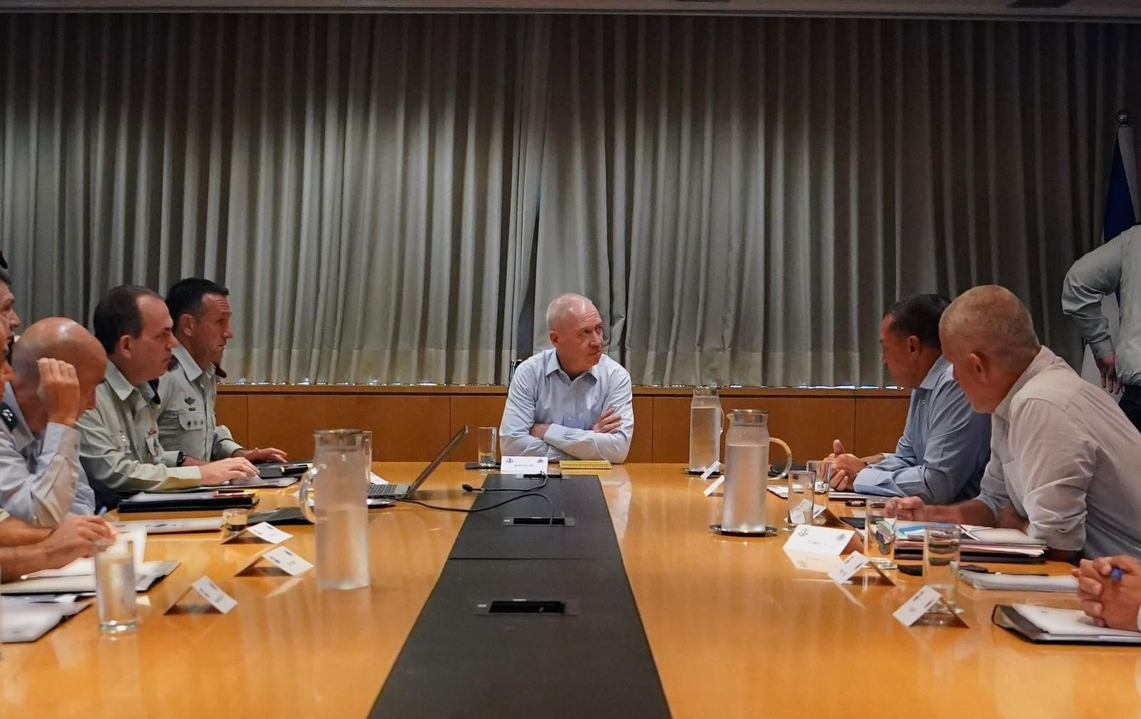 השר גלנט בהערכת מצב ביטחונית | קרדיט צילום: אריאל חרמוני, משרד הביטחון