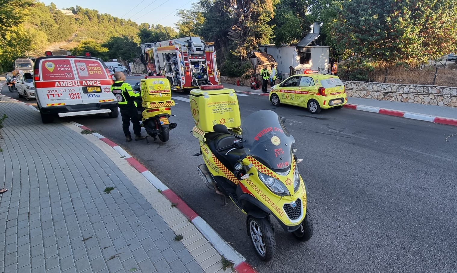 אסון בצפת: בן 65 נהרג וצעיר כבן 20 נפצע קשה בשריפה בקרוואן