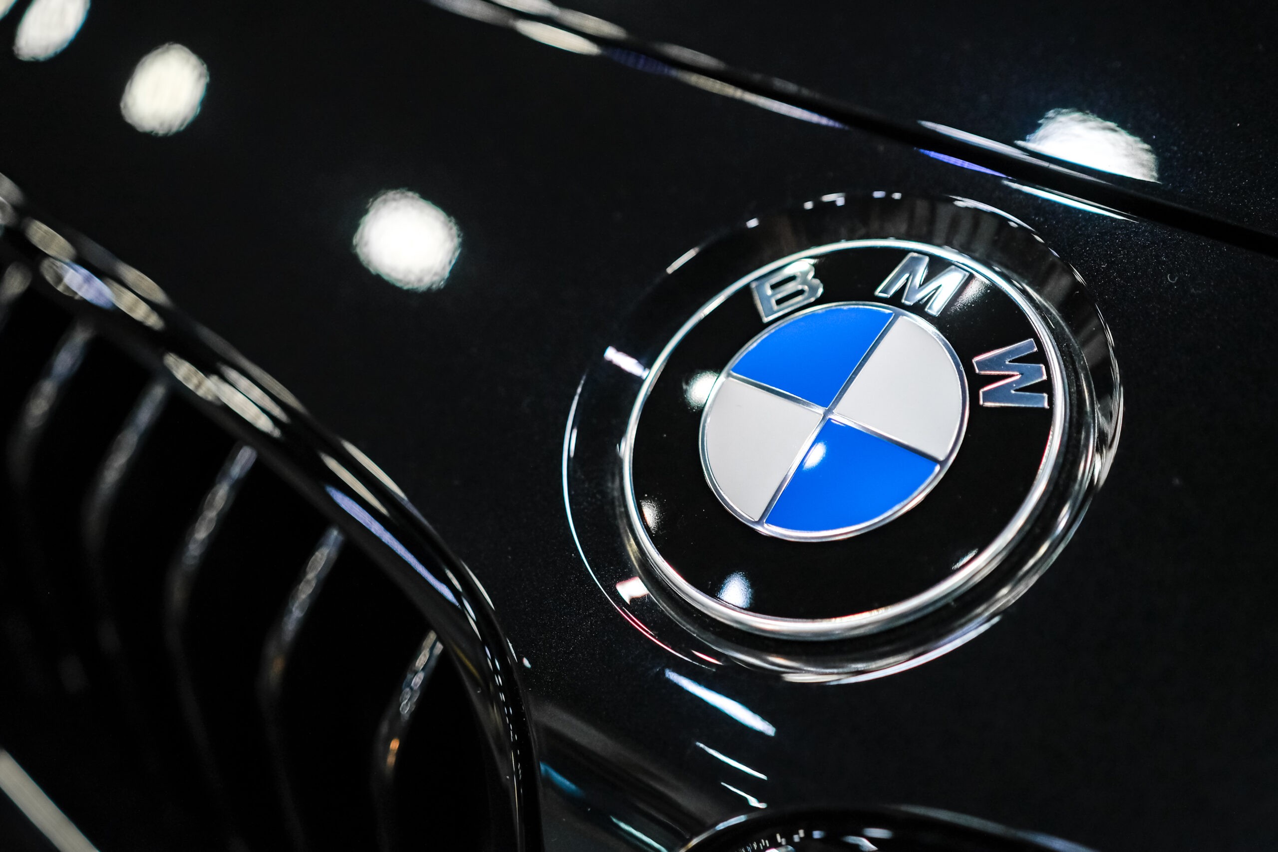 BMW ומימון חתונה: כך הונתה תושבת לוד עובדים זרים מסודאן ואריתראה