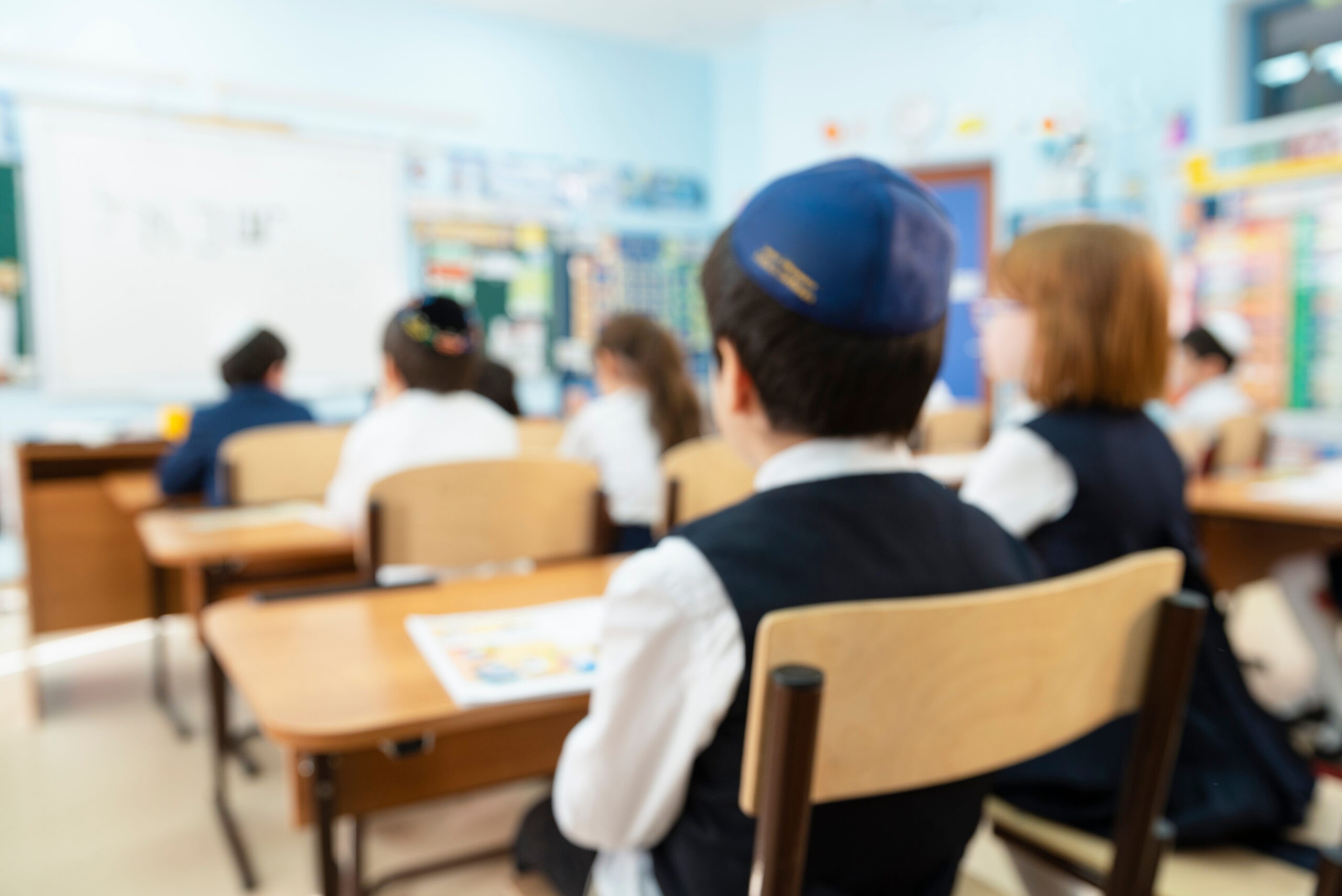 תלמידים בבית ספר, אילוסטרציה | צילום: שאטרסטוק