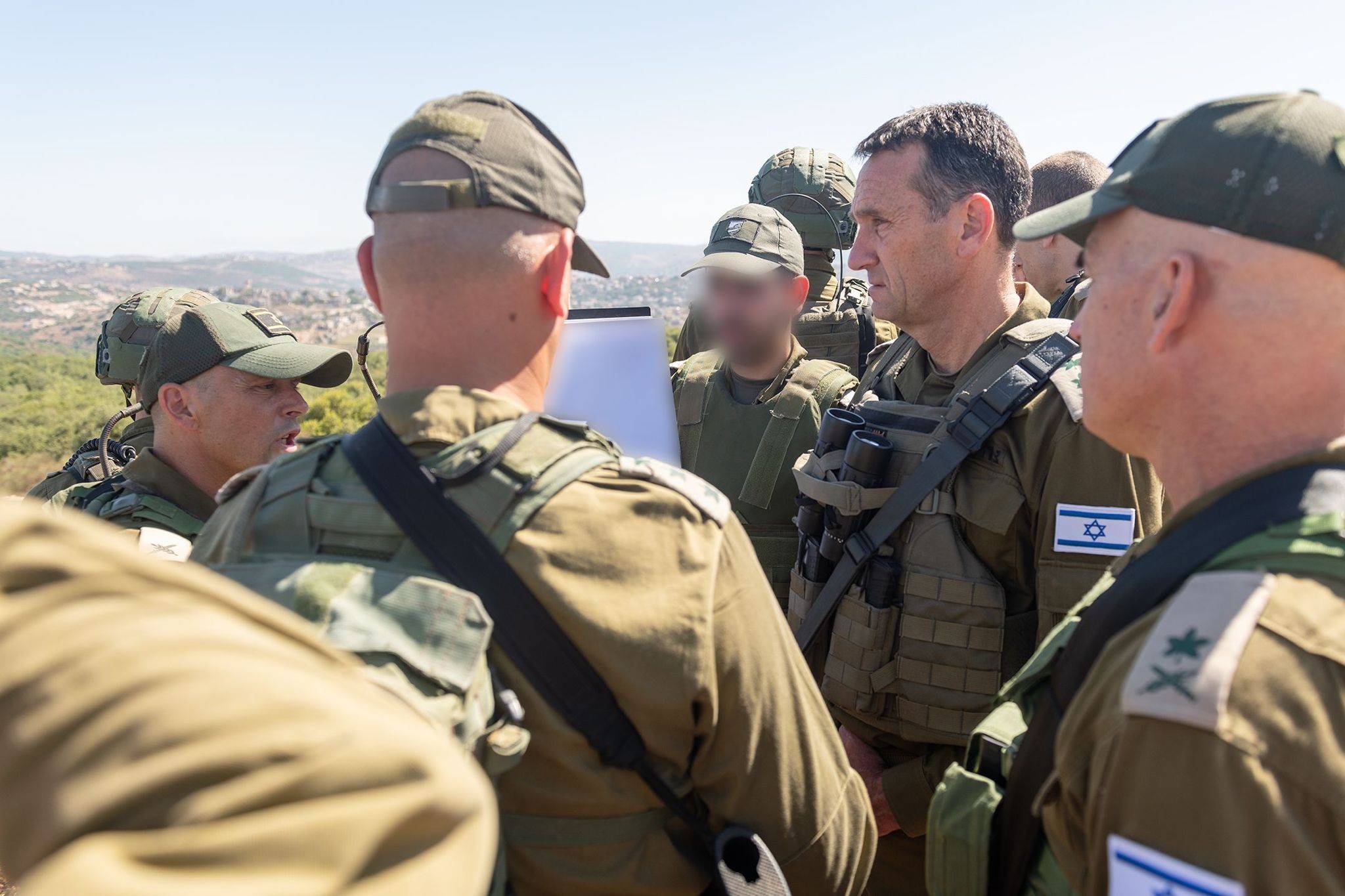 הרמטכ"ל הרצי הלוי בגבול לבנון | צילום: דובר צה"ל