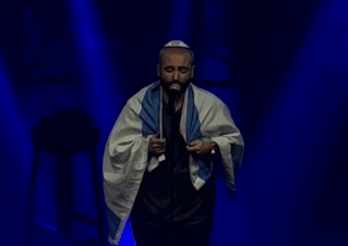 עומר אדם מפגין פטריוטיות ציונית כפי שלא ראיתם | צפו