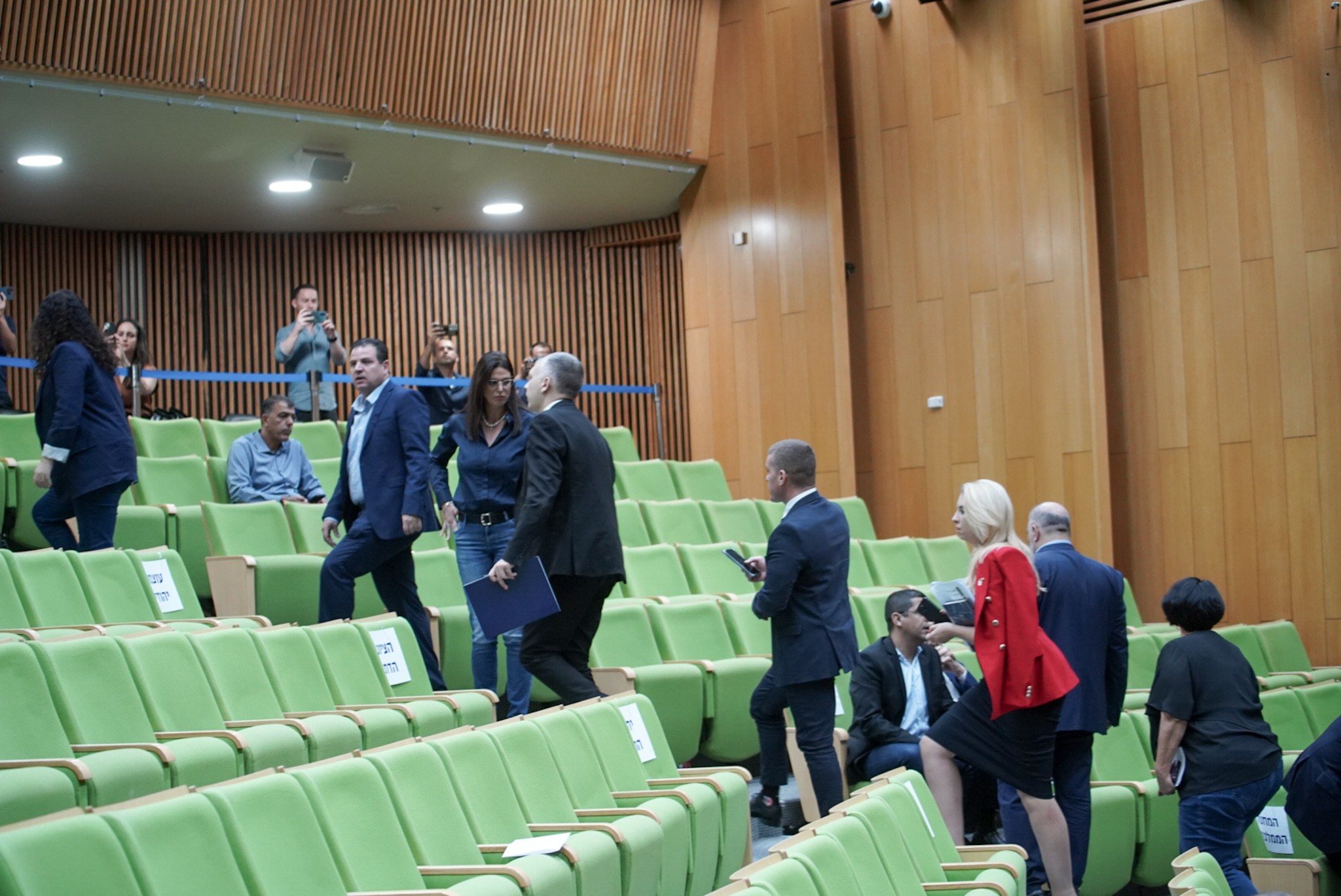 בן גביר עלה לנאום, חברי האופוזיציה נטשו: "גזענים" | צפו
