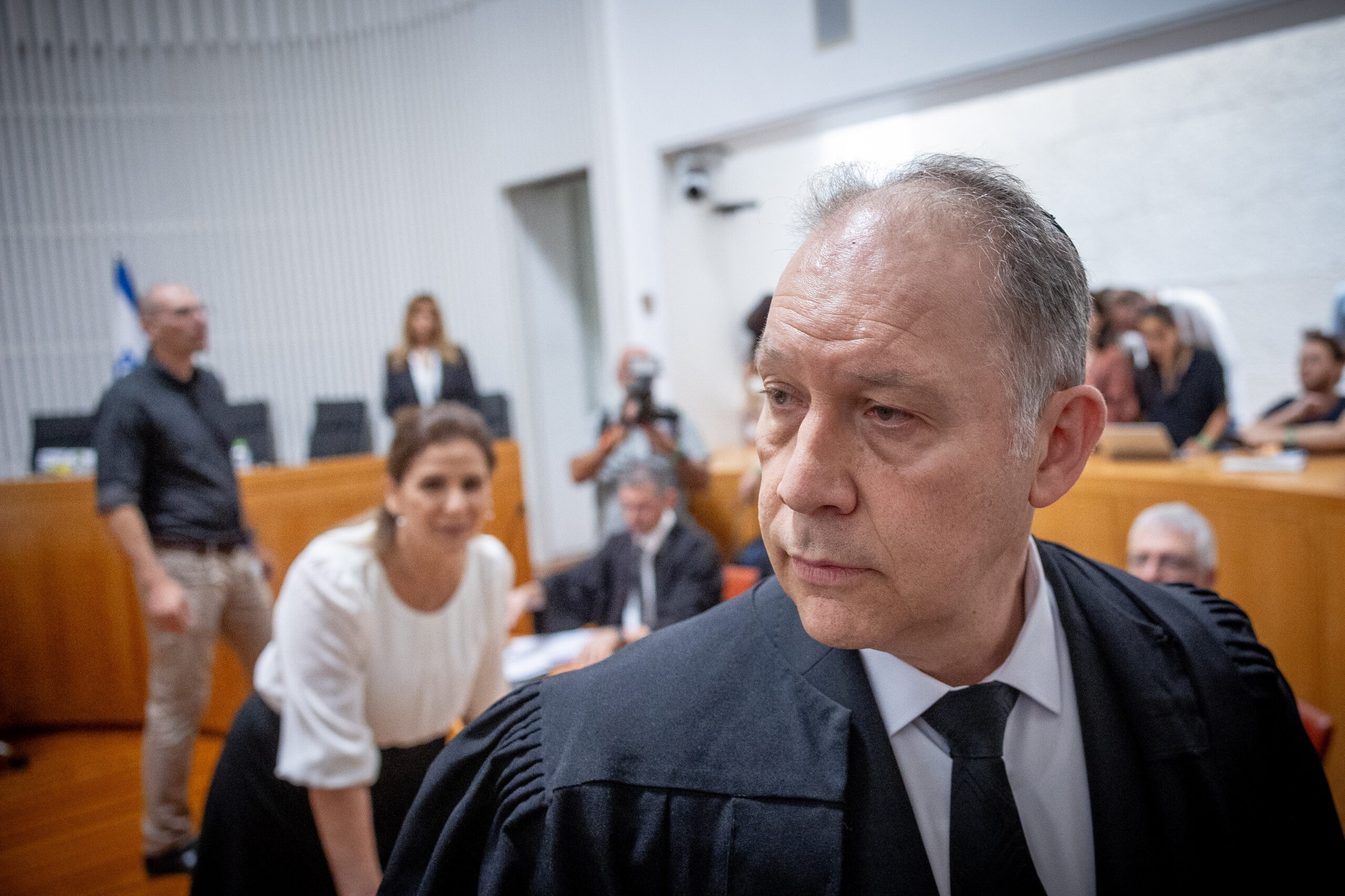 בומבך: "האג'נדה של מיארה מונעת ממנה לייעץ לממשלה בניטרליות"
