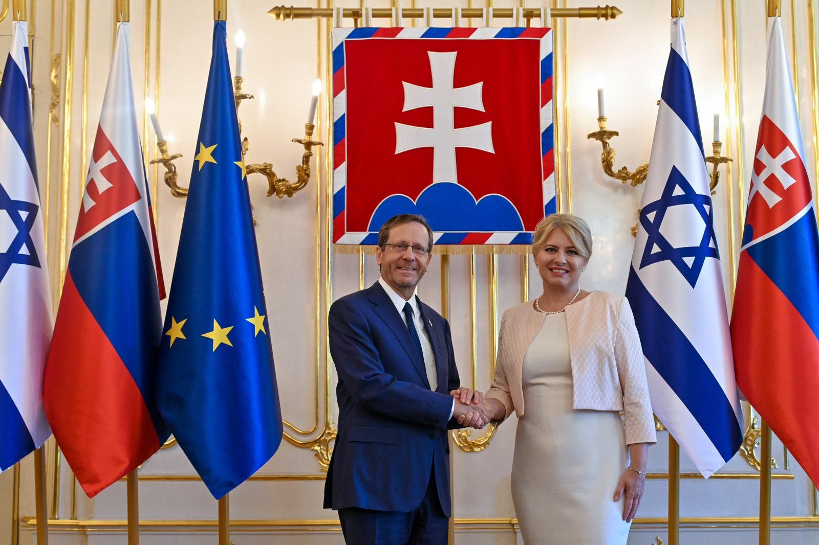 נשיא המדינה יצחק הרצוג ונשיאת סלובקיה סוזאנה צ'פוטובה בארמון הנשיאותי | צילום: קובי גדעון, לע״מ