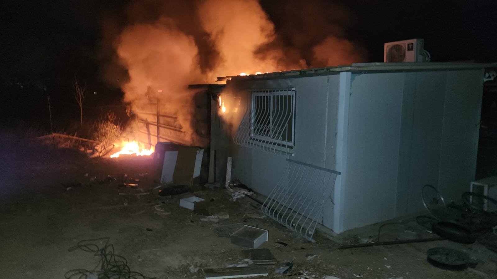 זירת השריפה | קרדיט:  כבאות והצלה תחנה אזורית נתיבות