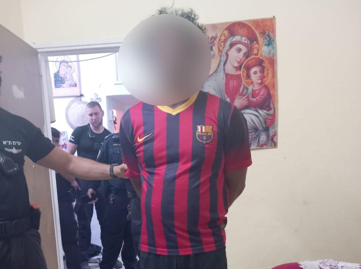 נתפס בעדשה: מסתנן נעצר בחשד להחזקת אקדח במהלך הפרעות בשבת